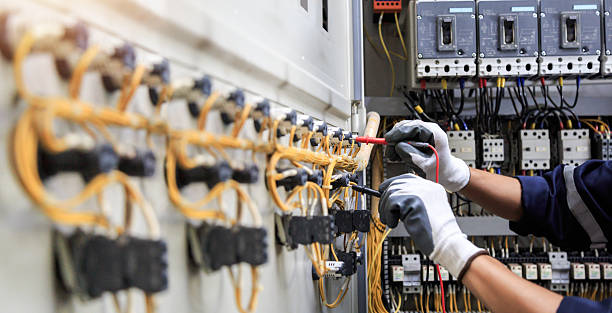 Professional Electrician technician working in Hines, OR